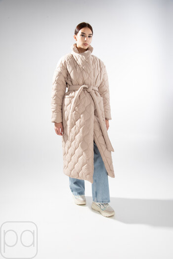 Стеганое пальто с поясом демисезонное BOCHAROVA цвет бежевый купить Кропивницкий