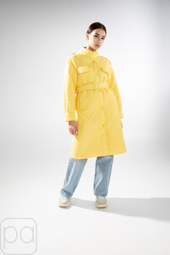 Стильна стьобана куртка з поясом жовтого кольору купити Полтава