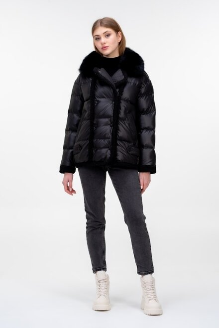 Коротка зимова куртка з хутром PANGMILLION колір чорний купити Полтава 