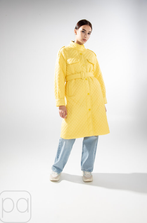 Стильна стьобана куртка з поясом жовтого кольору купити Полтава